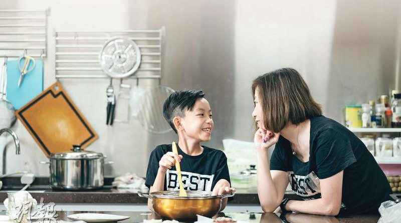 【母親節】 9歲小廚神入廚 炮製「朱古力甜心脆脆」媽媽甜入心