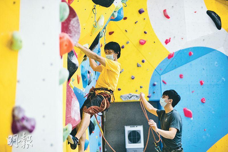 學做「爬手」？抱石運動盡享攀爬樂趣　挑戰體能、平衡及協調能力