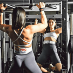 Let’s GYM！健身女孩操肌遠離寒背圓肩 物理治療師教路4招塑造曲線美態
