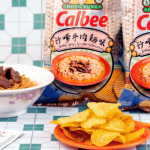 必搶！卡樂B x 全新香港地道口味系列  沙嗲牛肉麵、瑞士雞翼味薯片、生炒排骨味粟一燒 茶記3重親切風味
