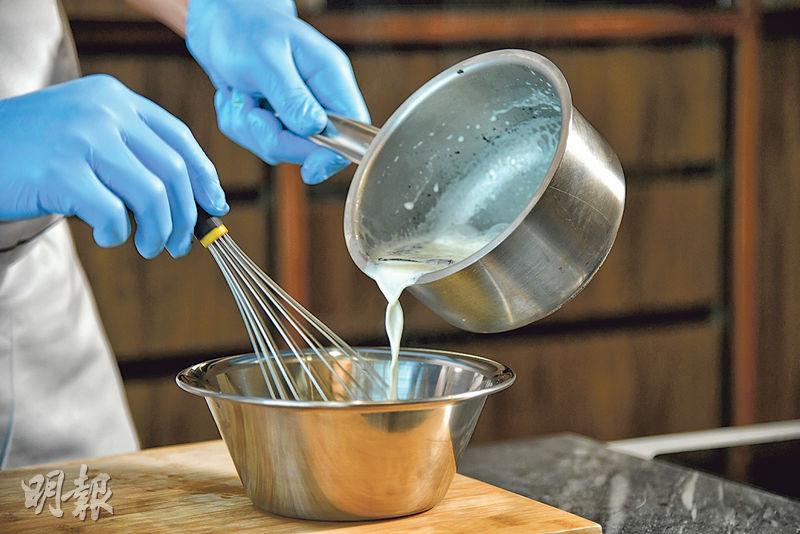 【焦糖燉蛋食譜】點先可以做到「上脆下滑」？ 大廚教你crème brûlée滑嫩秘訣