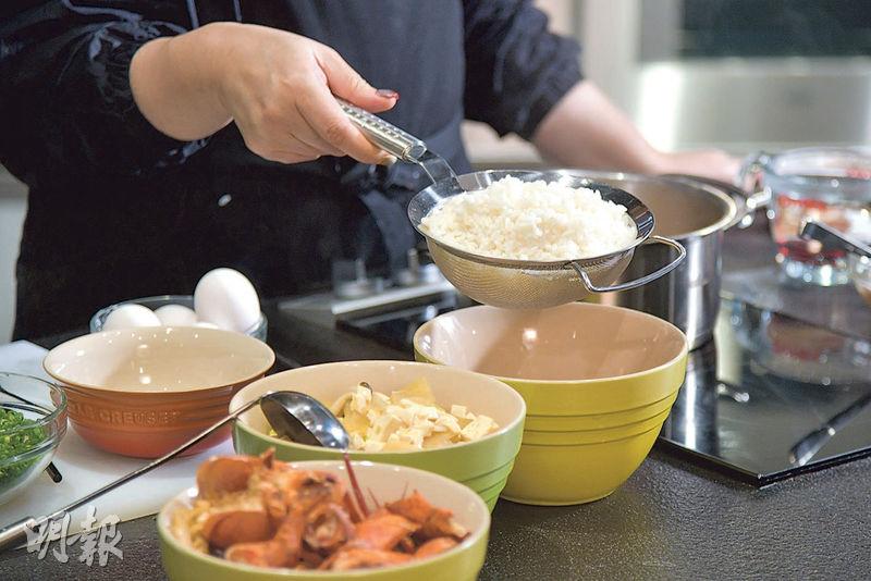 【Son級廚房】日式龍蝦三食 拆龍蝦4步驟 洗浸、扭頭、除鰓、剪鉗