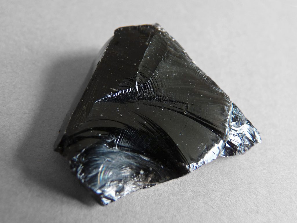 財運 愛情 愛情運 黑曜石 運勢 2022年運勢 水晶石 blackobsidian 水晶手鍊
