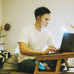 【男士護膚。驅走面上疲態】做好眼部護理、保濕按摩 紓緩WFH「疲勞肌」