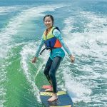 【水上活動。無繩滑水wakesurf】無繩滑水屬易上手運動   5歲小朋友都玩得   助增強專注力和訓練鬥志