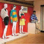 【展覽】回顧香港紡織工業半世紀歷史   展出不同年代紡織機器及經典時裝