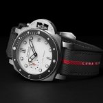 Panerai呈獻全新Submersible Luna Rossa PAM01579