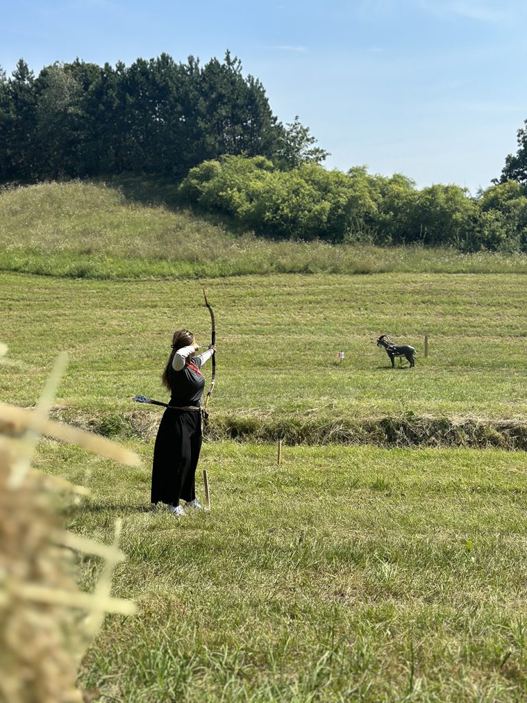 「2024歐洲歷史射箭比賽」3D原野賽事，以3D動物靶模仿古人打獵。