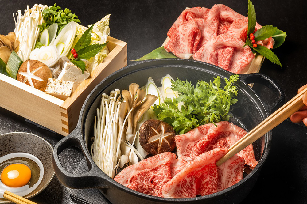 旬彩火鍋堂食滿100元,可1折享晚市120分鐘火鍋放題。(限量10份)