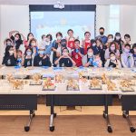 香港麥當勞叔叔之家與曲奇四重奏合辦母親節活動—「童心蝶舞．愛焙同行」蝴蝶酥製作班，邀得人氣演員李佳芯與病童家庭一起製作蝴蝶酥。