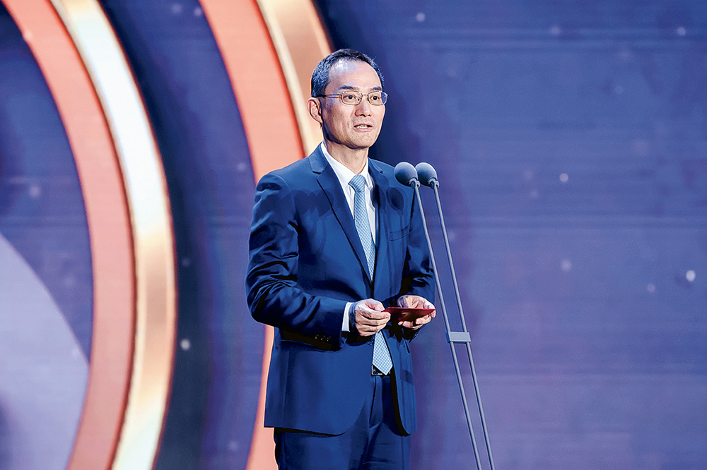 鳳凰衛視董事局主席兼行政總裁徐威致辭
