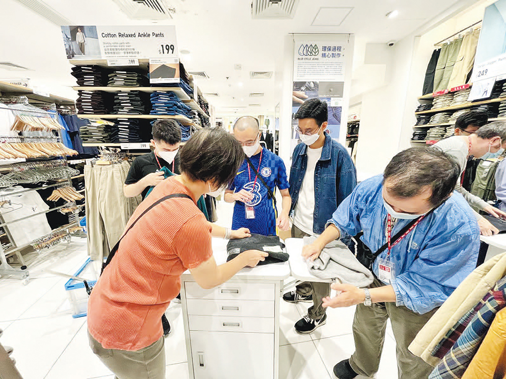 學員在連鎖時裝店接受訓練及實習