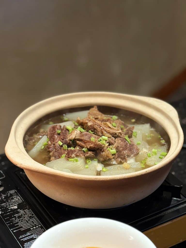 蘿白炆牛腩