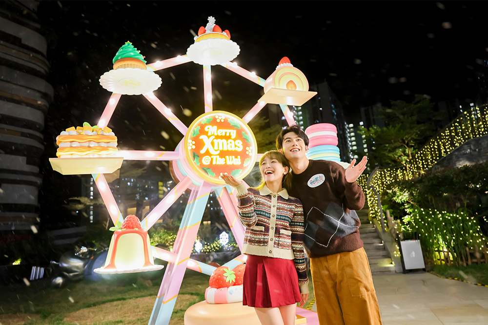 「星光甜點摩天輪」,更有期間限定飄雪匯演。