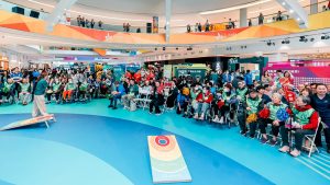 「松齡布袋球大獎賽」由華懋旗下松齡護老主辦，12間院舍派出多位「老友記」參賽，平均年齡逾80歲，最年長更達95歲。