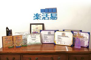 樂活易幫助了超過六萬個個案，由分析個案、參觀院舍、協助申辦資助，一直全程陪伴；長者入住院舍後亦會繼續回訪關心，確保每一個個案都得到最合適的照顧。