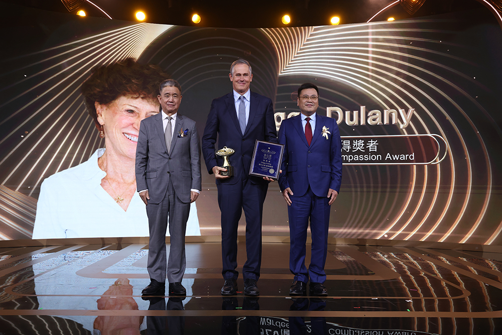 第20屆愛心獎得獎者Peggy Dulany（代表領獎）