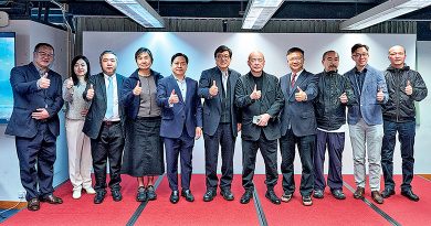 眾嘉賓及專家講者主持活動開幕儀式