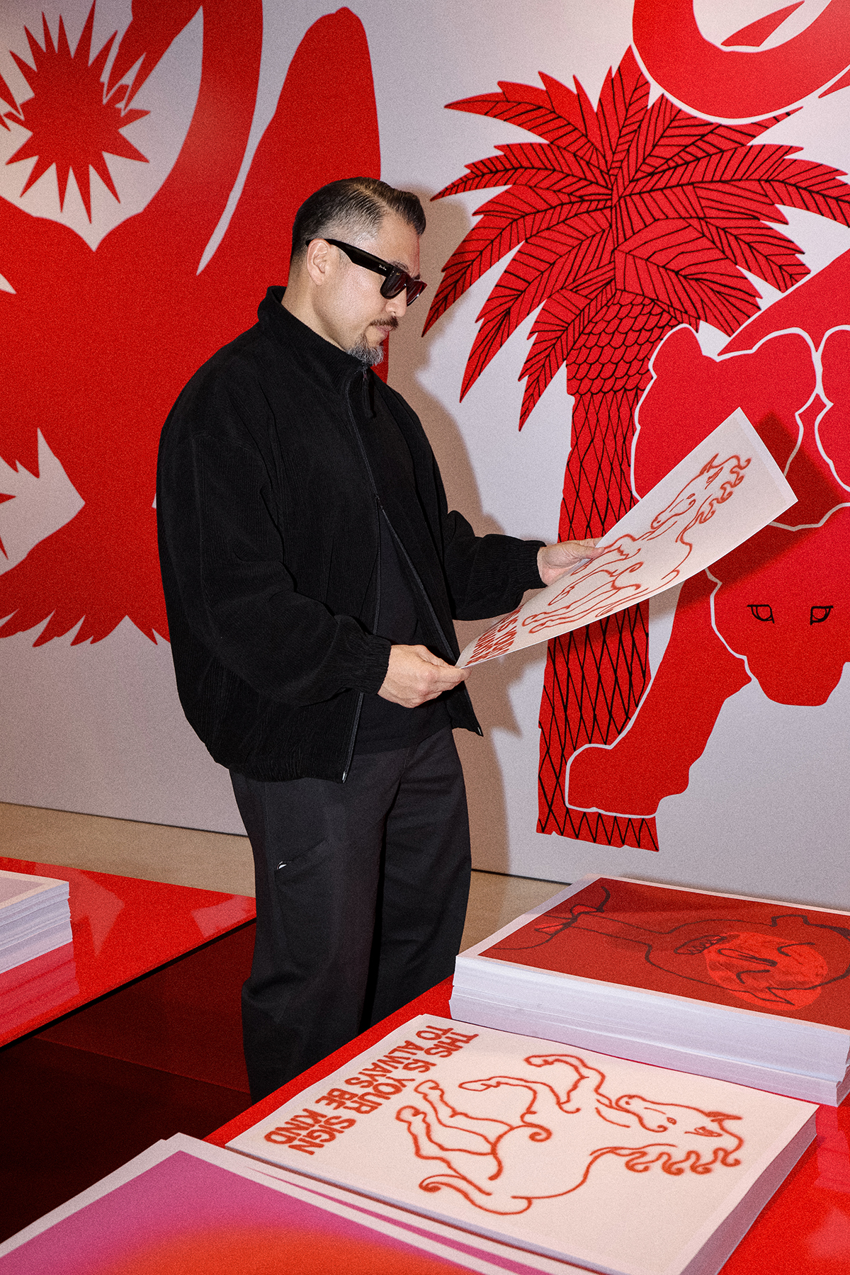 藝術作品在場內以海報形式展出