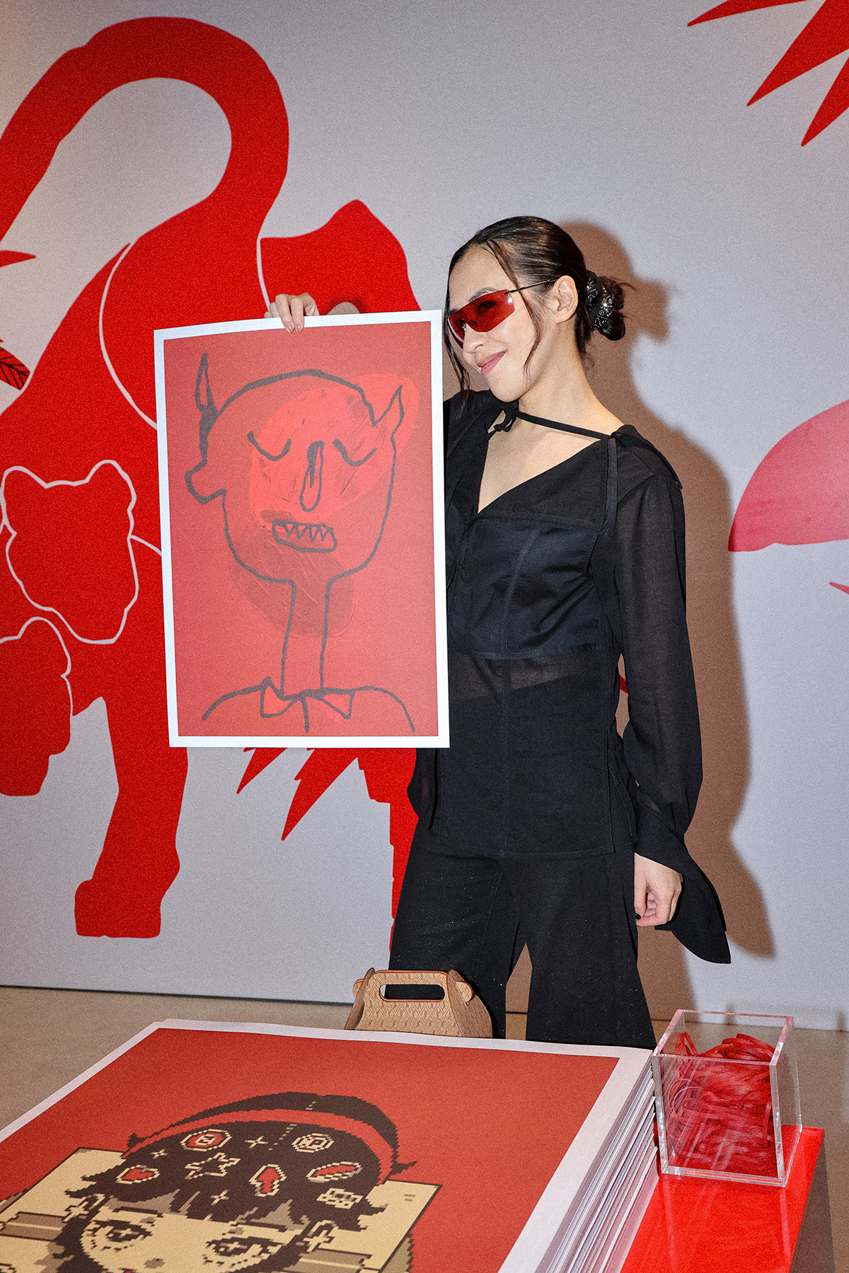 藝術作品在場內以海報形式展出