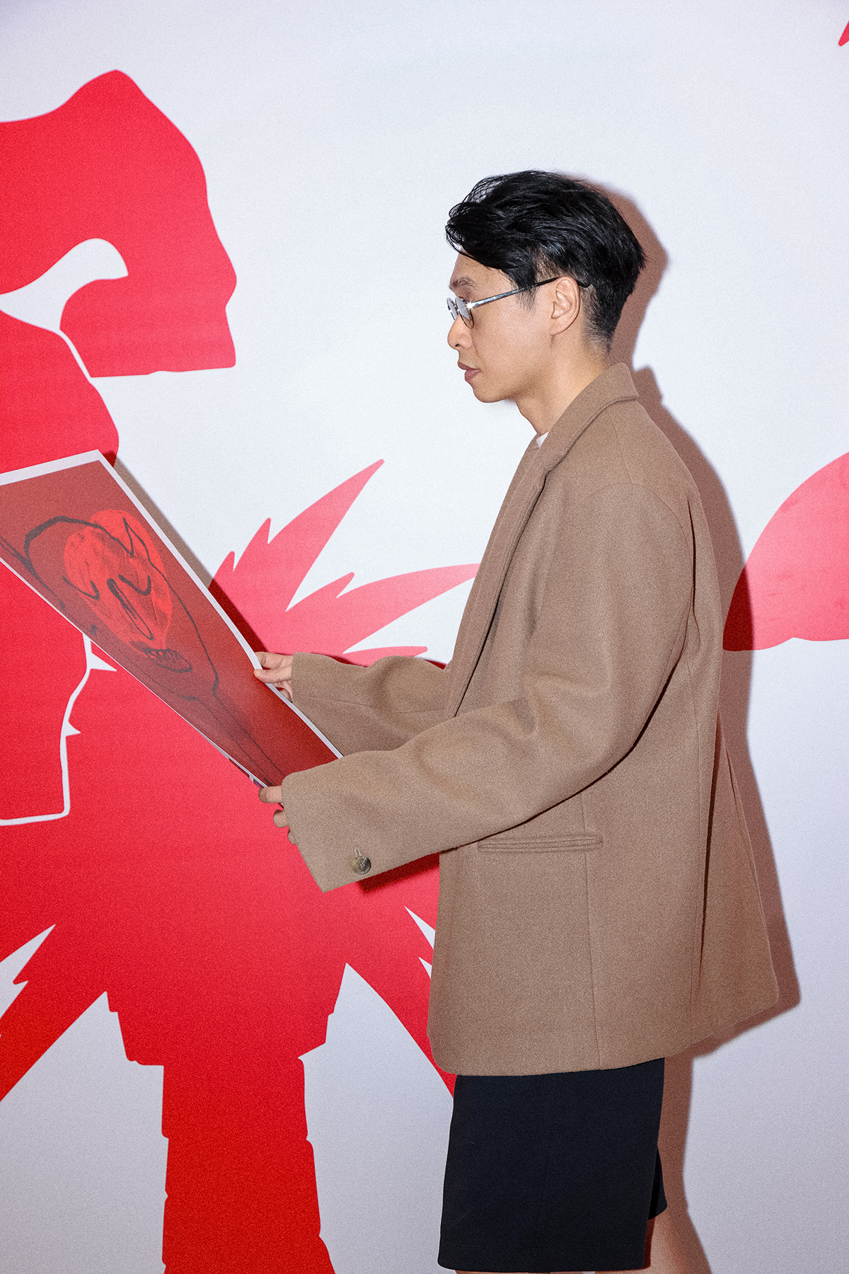 藝術作品在場內以海報形式展出
