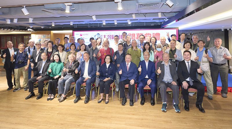 風情萬種灣區之韻——粵港澳大灣區風情攝影展開幕典禮暨香港中學生「粵港澳大灣區風情攝影比賽」頒獎典禮於日前順利舉行，現場合影留念。