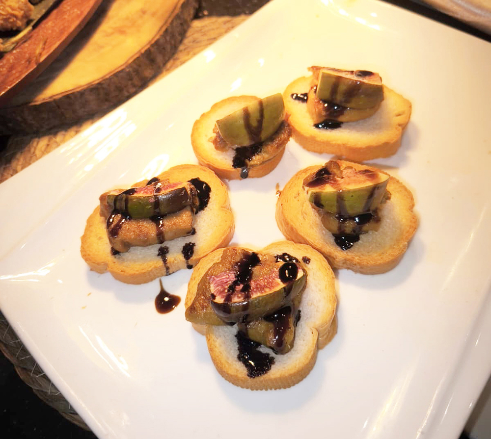 香煎鴨肝伴多士